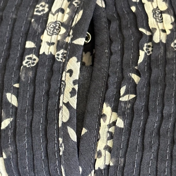 Old Navy sz med tunic style top in gray and off white sheer semi dressy - Picture 5 of 12